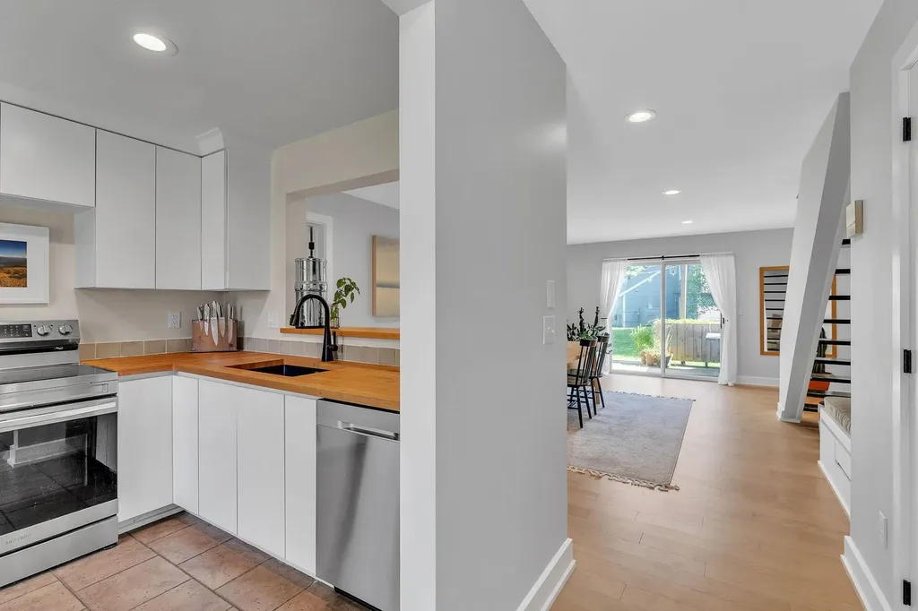 9 Conifer Court Burlington VT 05401