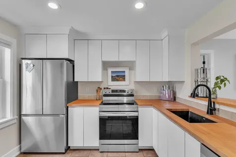 9 Conifer Court Burlington VT 05401