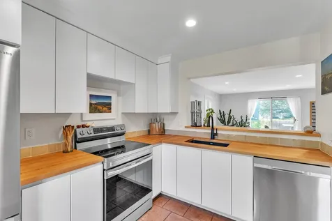 9 Conifer Court Burlington VT 05401