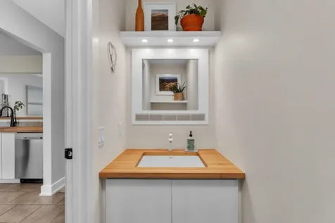 9 Conifer Court Burlington VT 05401