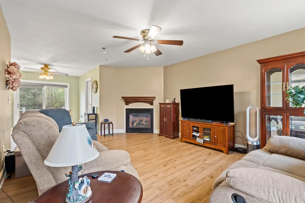 1 Cottonwood Circle Kingston NH 03848