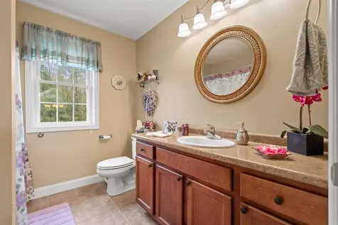 1 Cottonwood Circle Kingston NH 03848