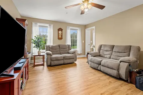 1 Cottonwood Circle Kingston NH 03848