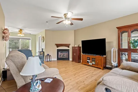 1 Cottonwood Circle Kingston NH 03848