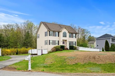 1 Cottonwood Circle Kingston NH 03848