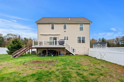 1 Cottonwood Circle Kingston NH 03848