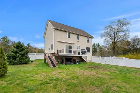 1 Cottonwood Circle Kingston NH 03848