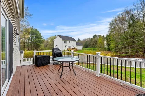 1 Cottonwood Circle Kingston NH 03848