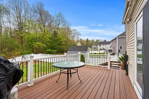 1 Cottonwood Circle Kingston NH 03848