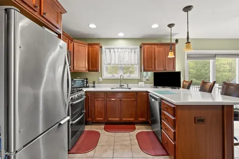 1 Cottonwood Circle Kingston NH 03848