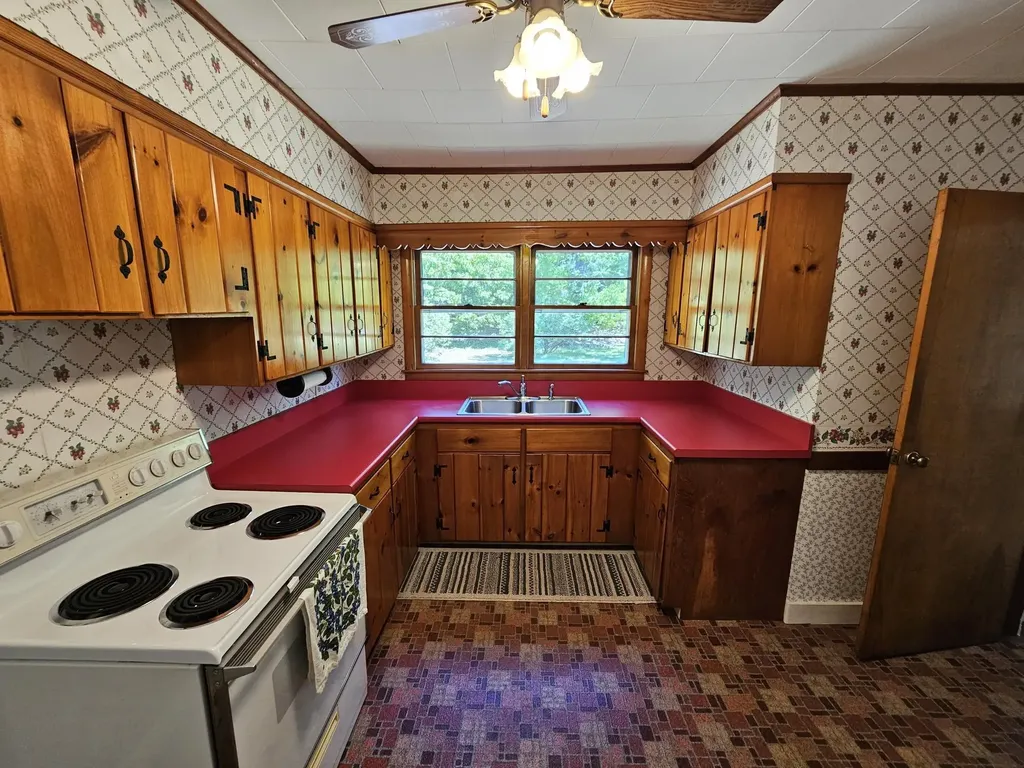 37 Eaton Road Swanzey NH 03446