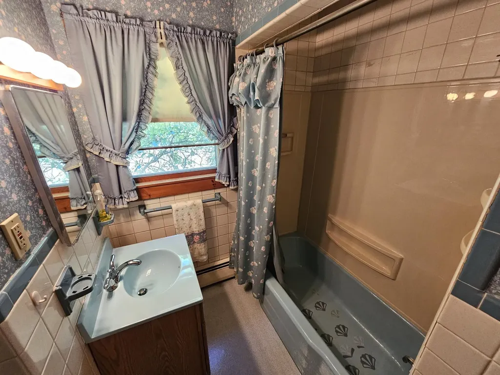 37 Eaton Road Swanzey NH 03446