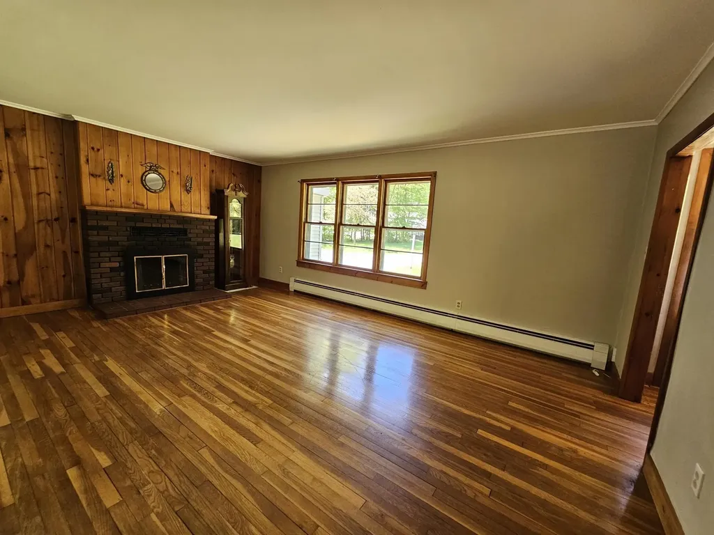 37 Eaton Road Swanzey NH 03446