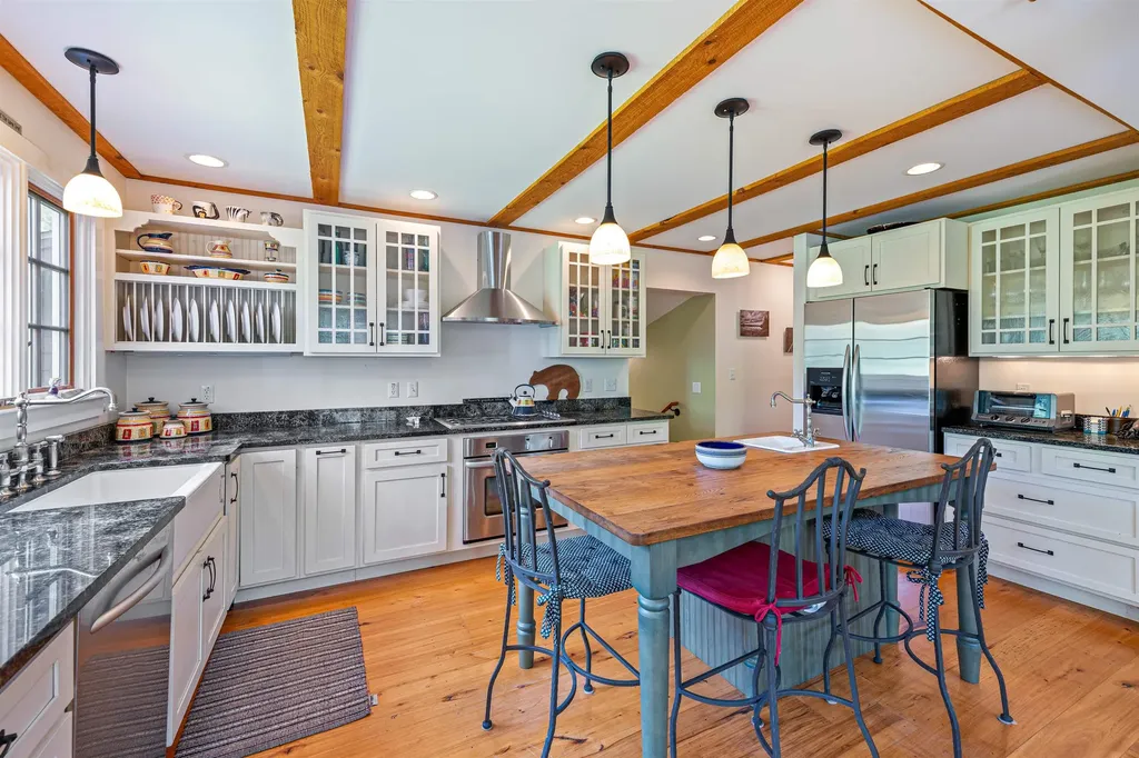 10 Wiswall Hill Road Newfane VT 05345