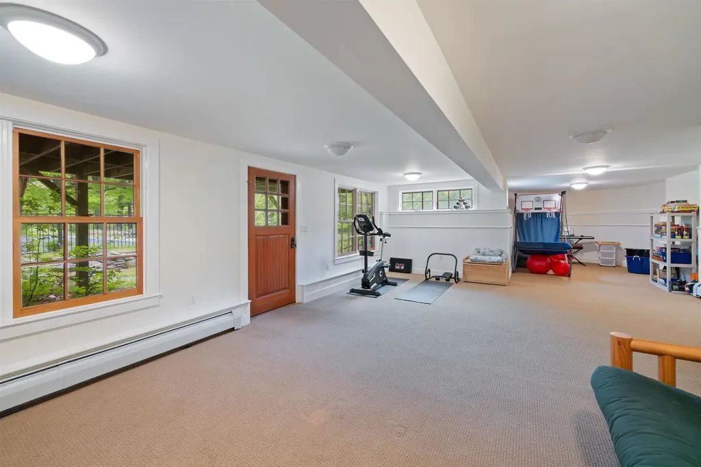 10 Wiswall Hill Road Newfane VT 05345