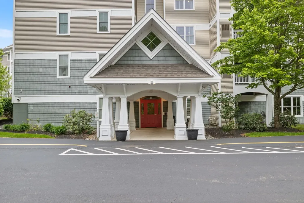 5 Sally Sweets Way Salem NH 03079