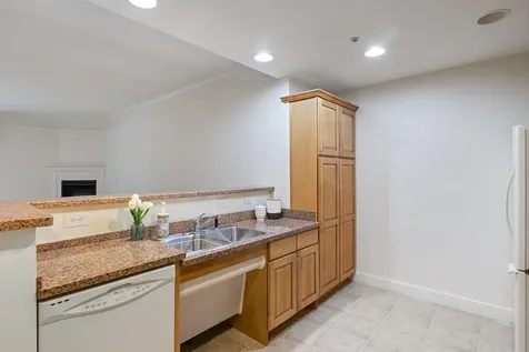 5 Sally Sweets Way Salem NH 03079