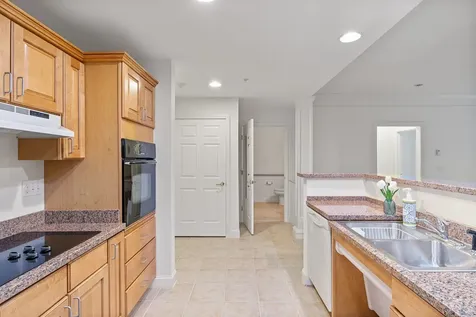 5 Sally Sweets Way Salem NH 03079