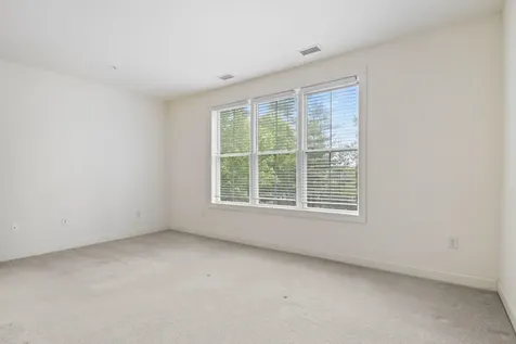 5 Sally Sweets Way Salem NH 03079