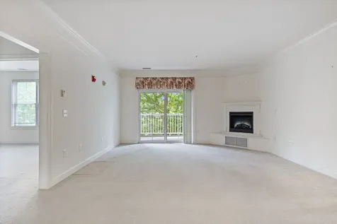 5 Sally Sweets Way Salem NH 03079