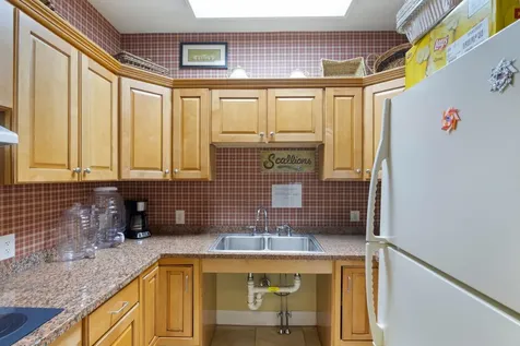 5 Sally Sweets Way Salem NH 03079