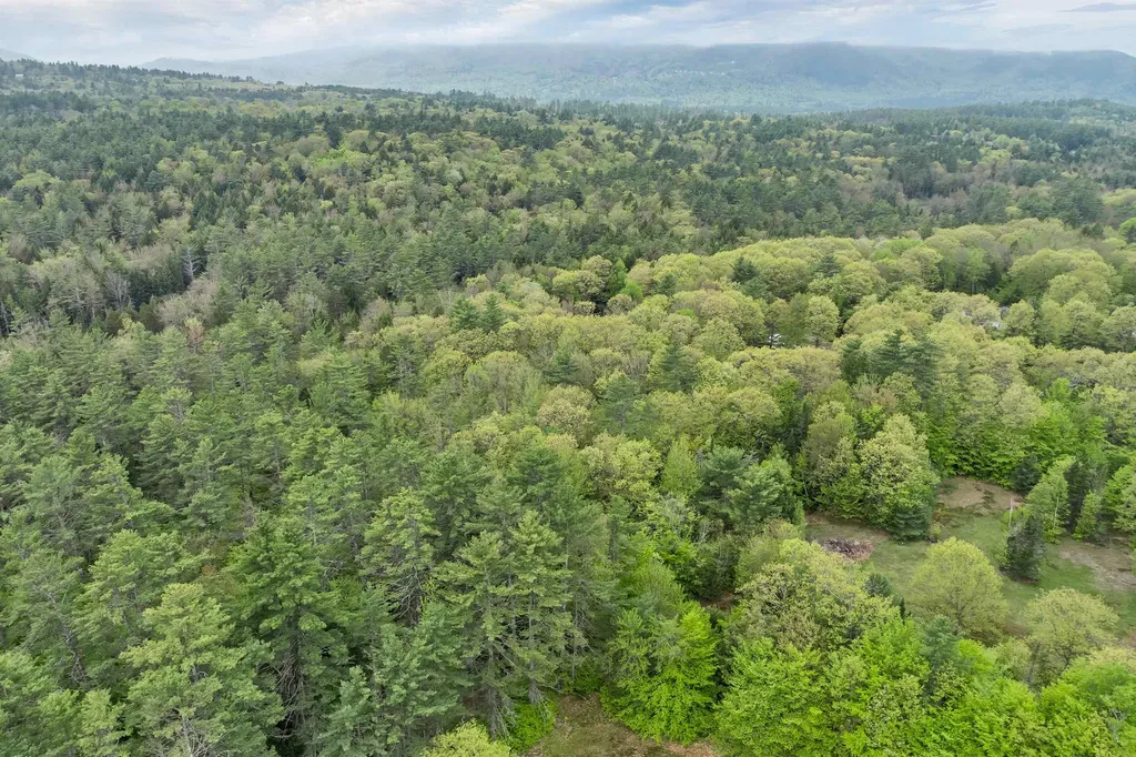 29 Reservoir Heights Road Plymouth NH 03264