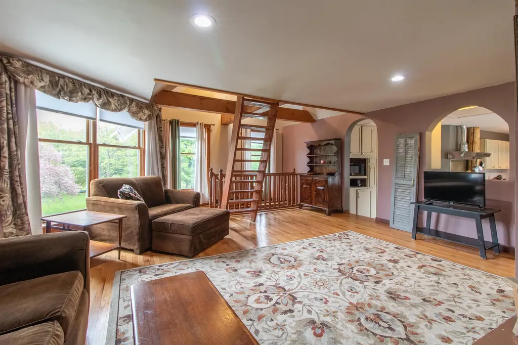 3887 Us Route 5 Burke VT 05832