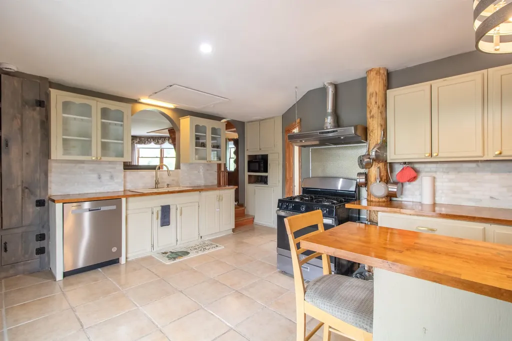 3887 Us Route 5 Burke VT 05832