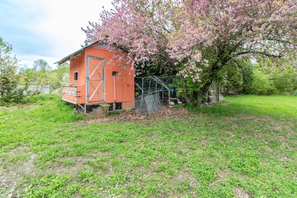 3887 Us Route 5 Burke VT 05832