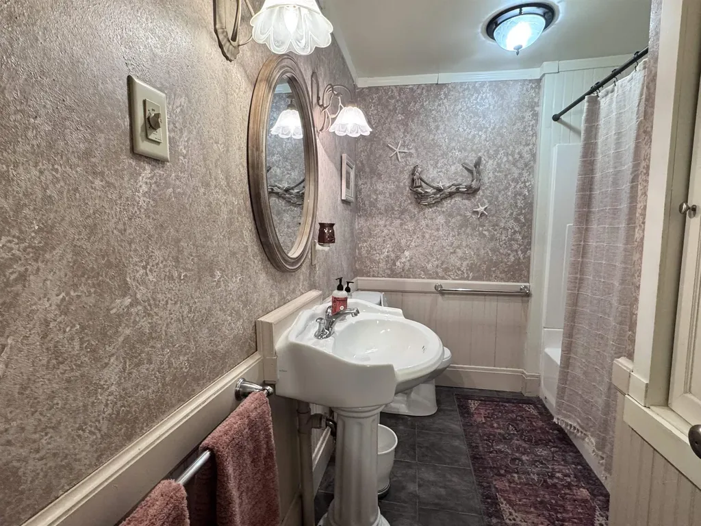 22 Chestnut Street Claremont NH 03743