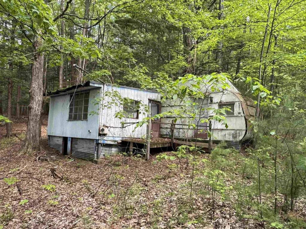 37 Fred Houghton Road Putney VT 05346