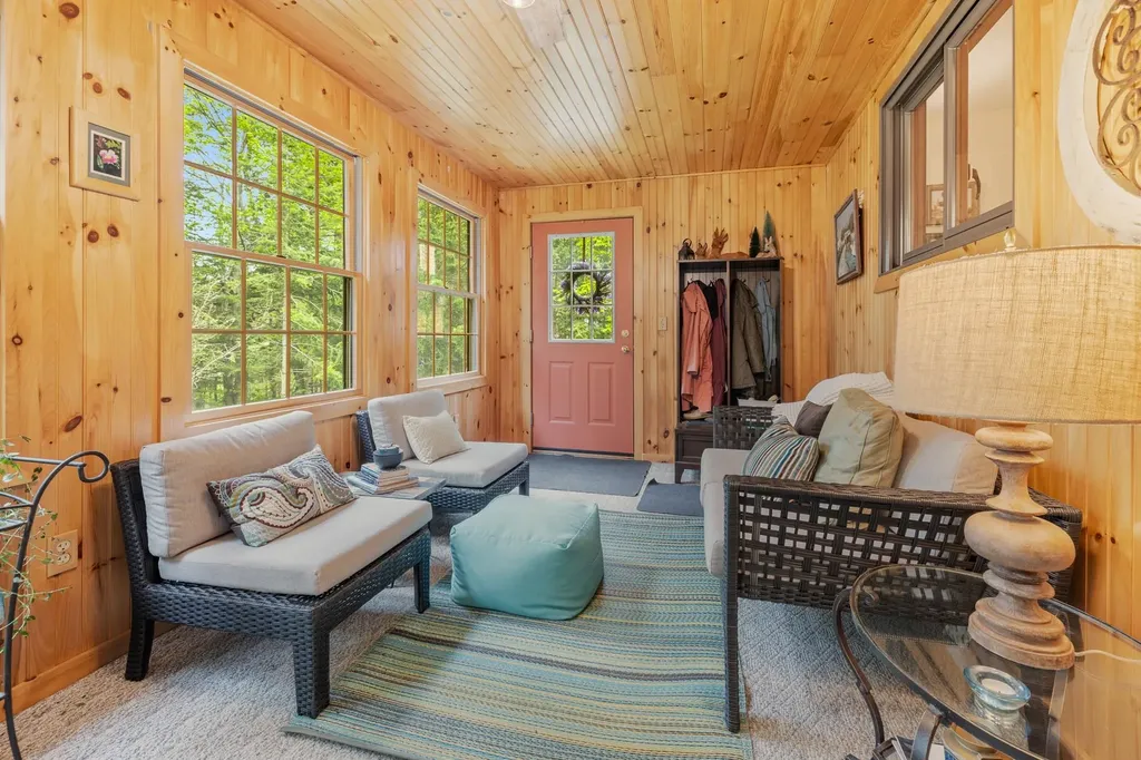 8 Mill Pond Road Grantham NH 03753