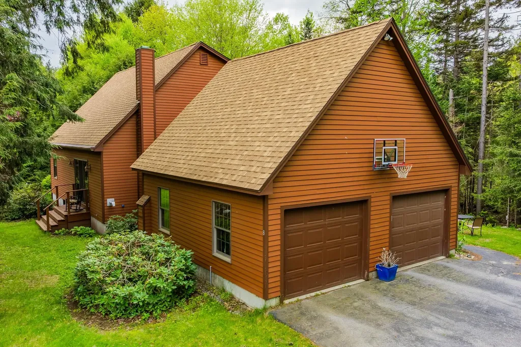 8 Mill Pond Road Grantham NH 03753