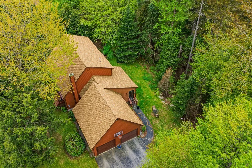 8 Mill Pond Road Grantham NH 03753