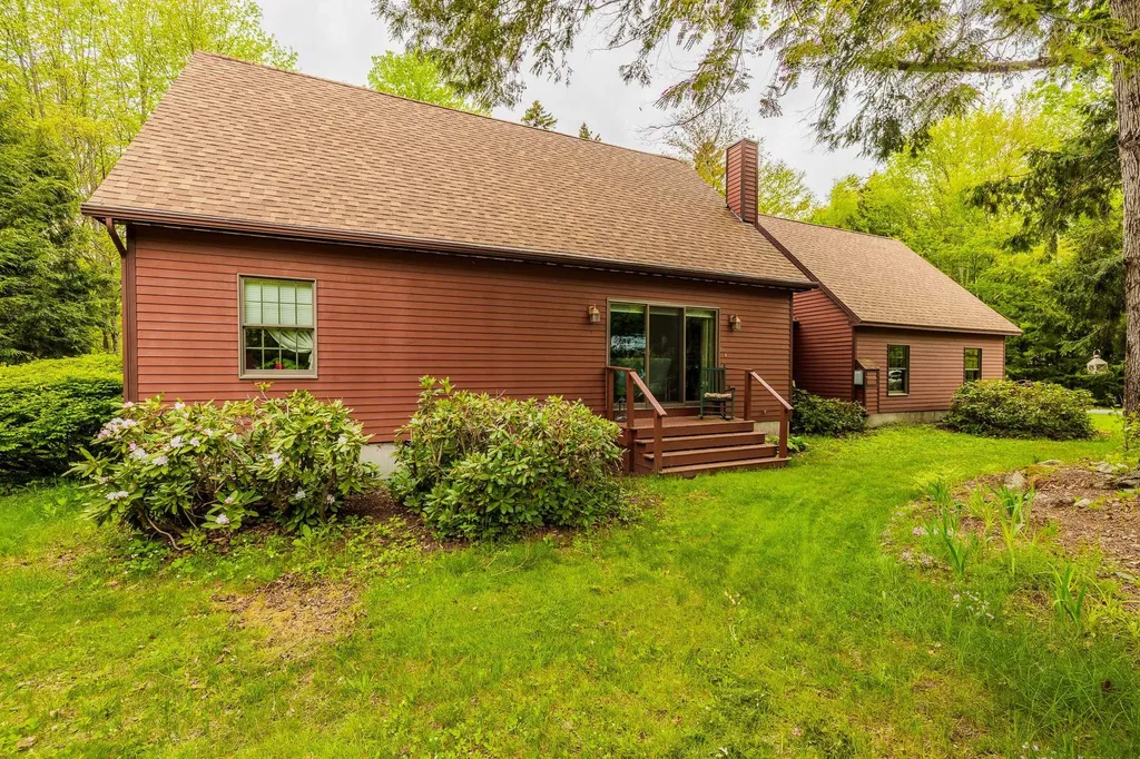 8 Mill Pond Road Grantham NH 03753