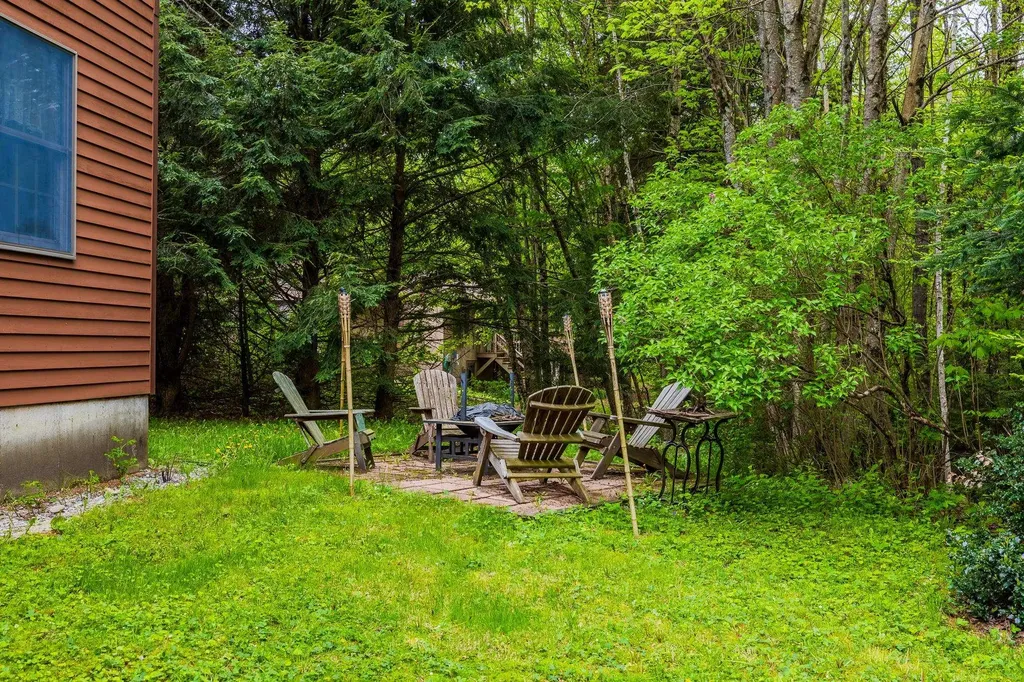 8 Mill Pond Road Grantham NH 03753