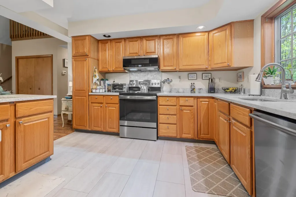 8 Mill Pond Road Grantham NH 03753