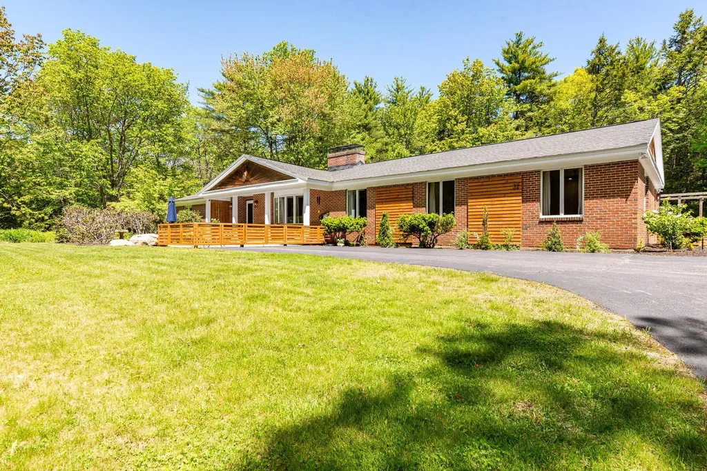 32 Four Rod Road Rochester NH 03867