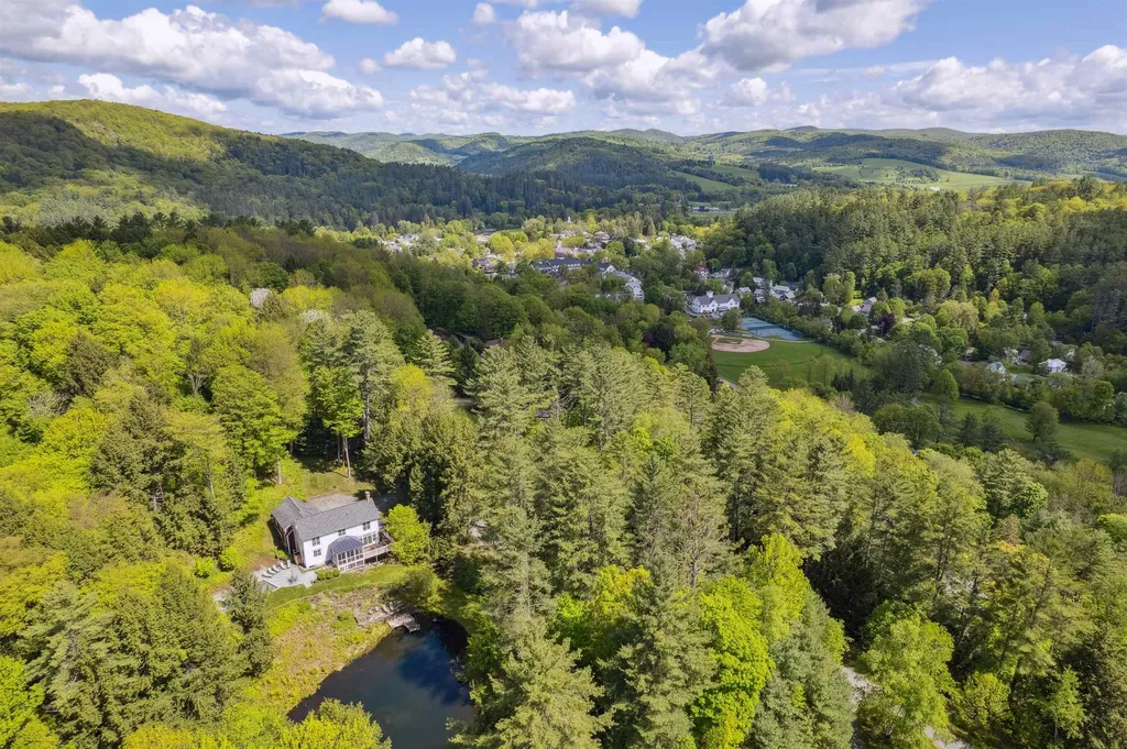 15 Hathorn Hill Extension Woodstock VT 05091