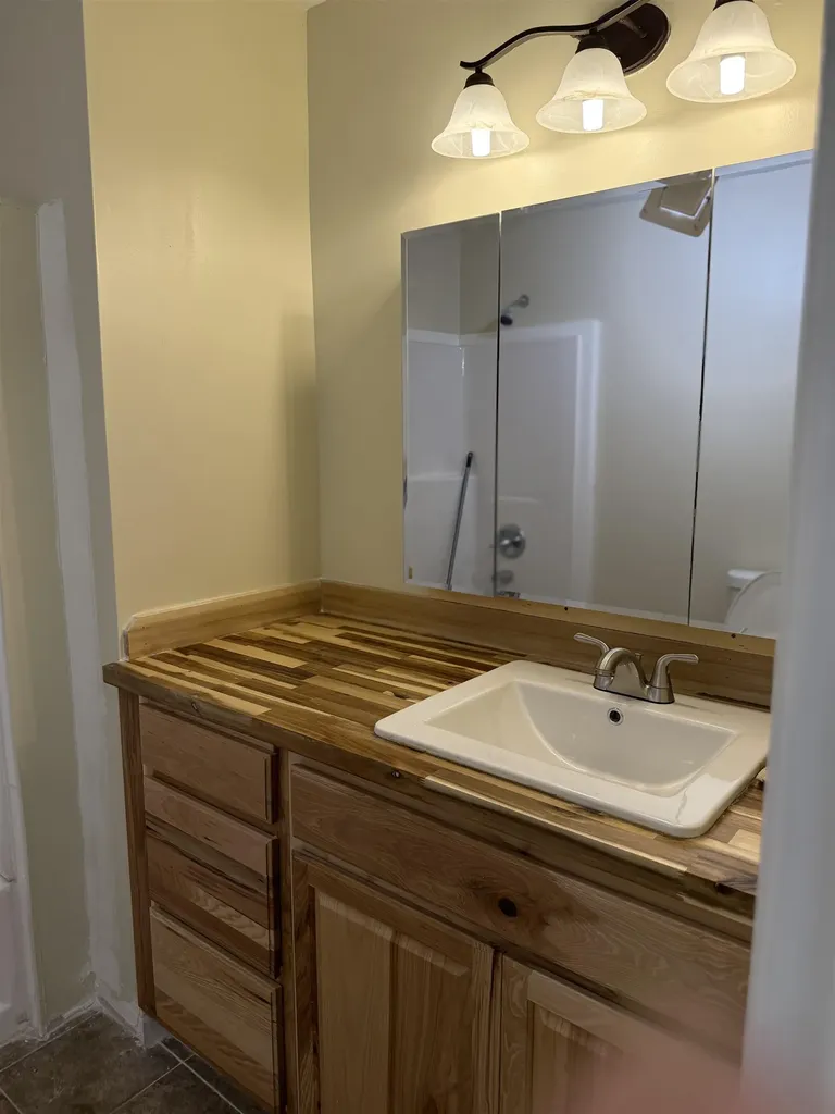 93 Pace Road Pownal VT 05201-8755