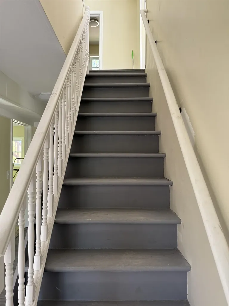 93 Pace Road Pownal VT 05201-8755