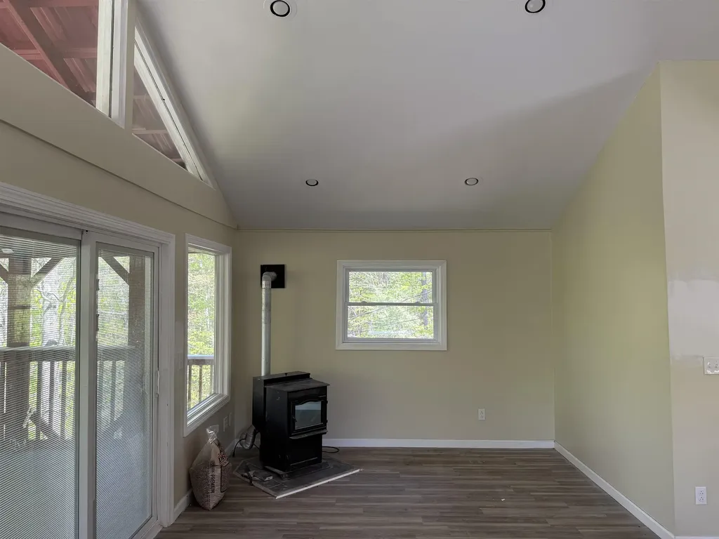 93 Pace Road Pownal VT 05201-8755