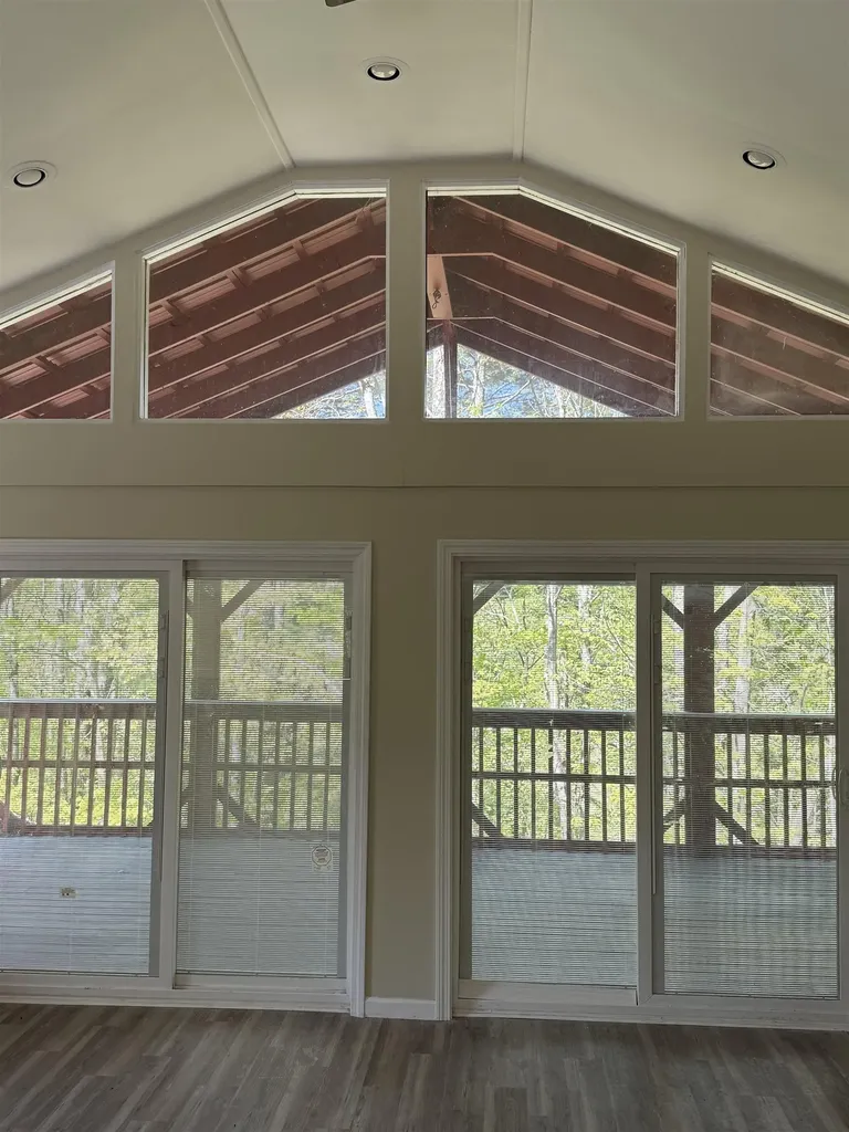 93 Pace Road Pownal VT 05201-8755