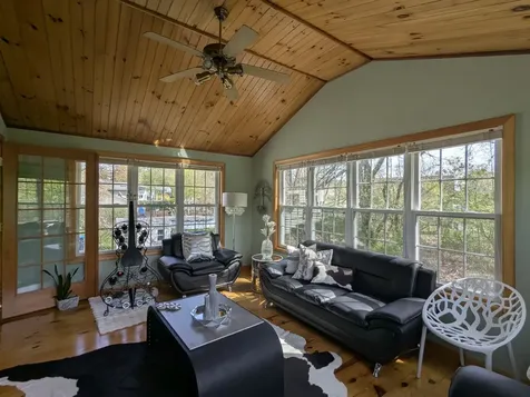 19 Bradford Drive Salem NH 03079