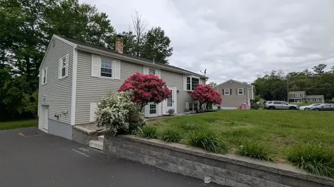 19 Bradford Drive Salem NH 03079
