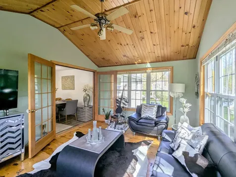 19 Bradford Drive Salem NH 03079