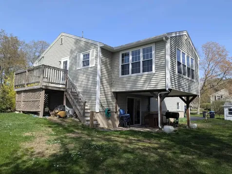 19 Bradford Drive Salem NH 03079