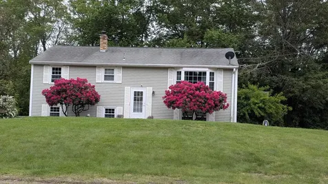 19 Bradford Drive Salem NH 03079