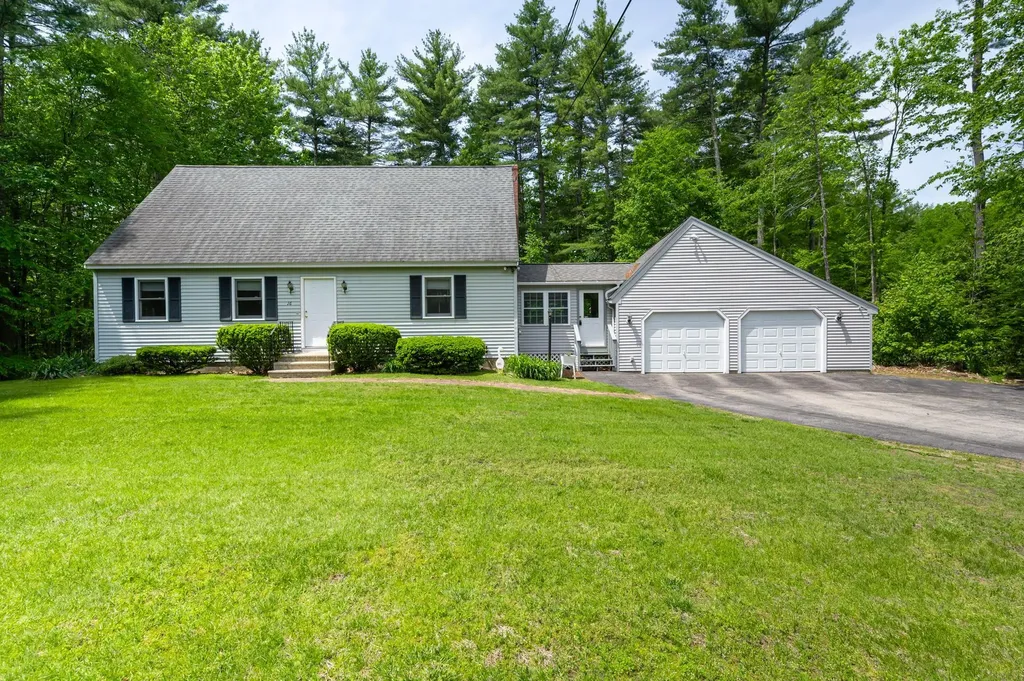 16 Giordani Lane Sandown NH 03872