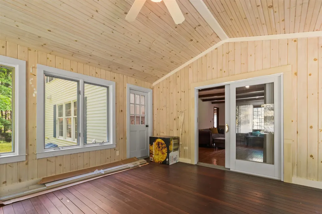 13 Holt Road Amherst NH 03031